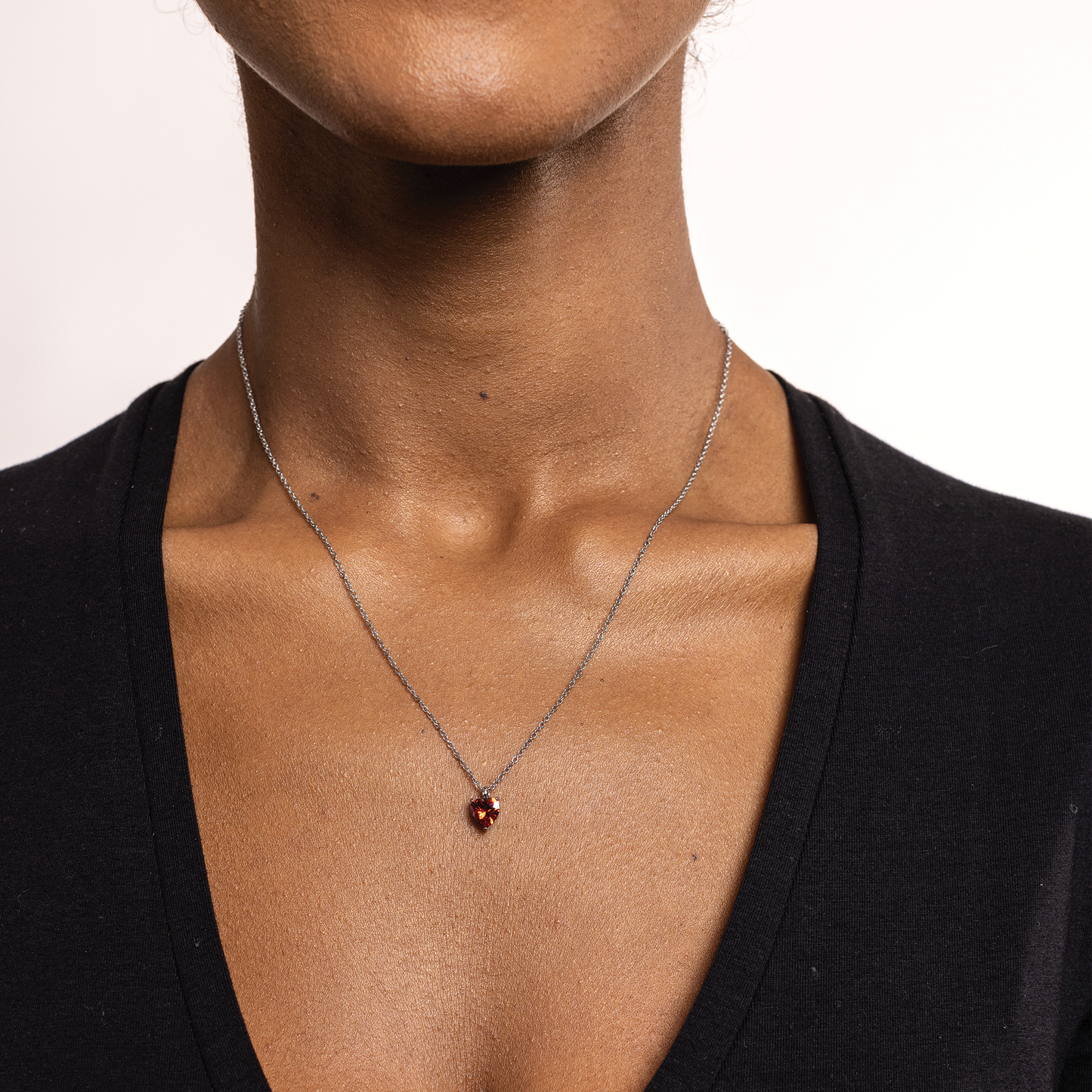 Collana con cristallo cuore rosso