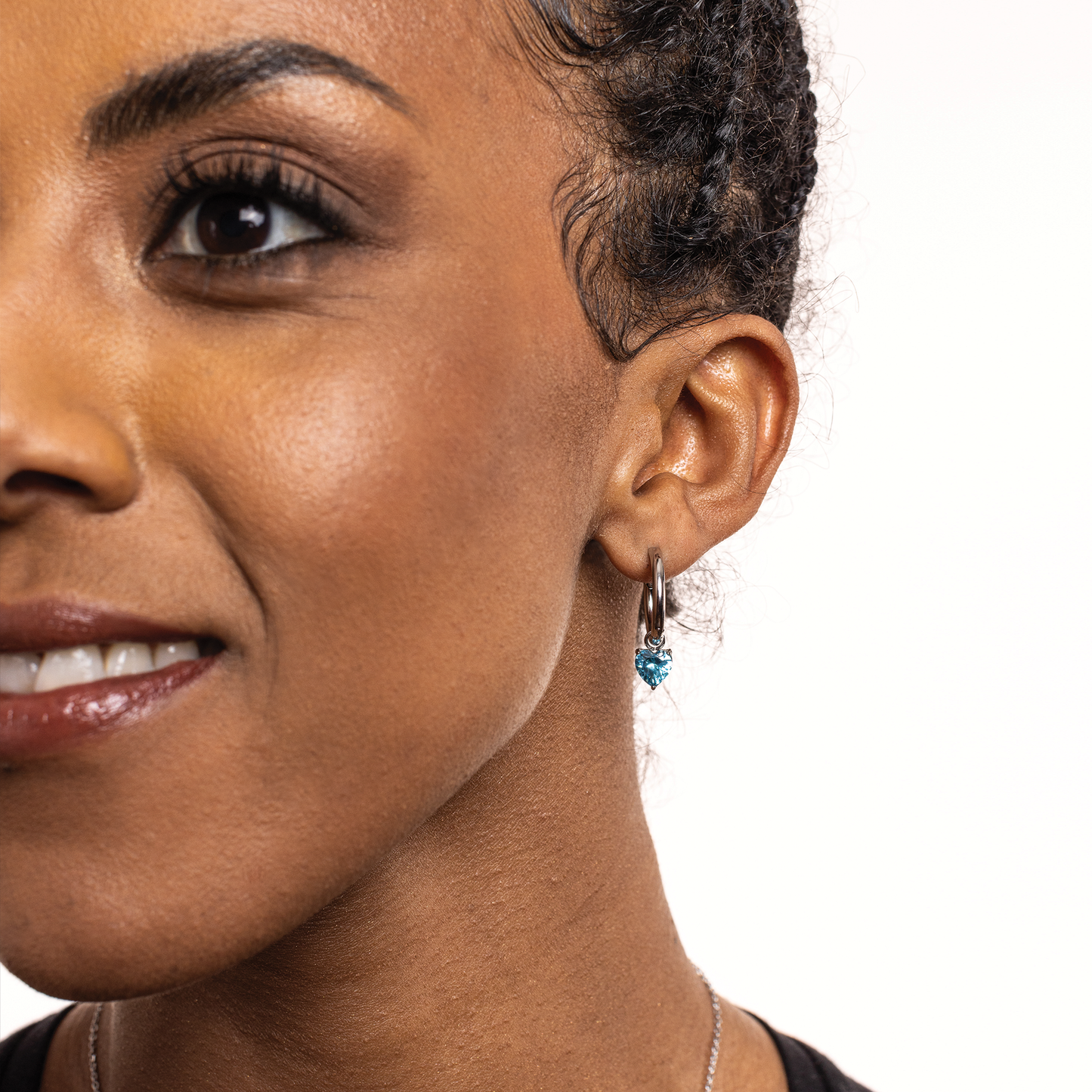 Orecchini cerchio cuore azzurro