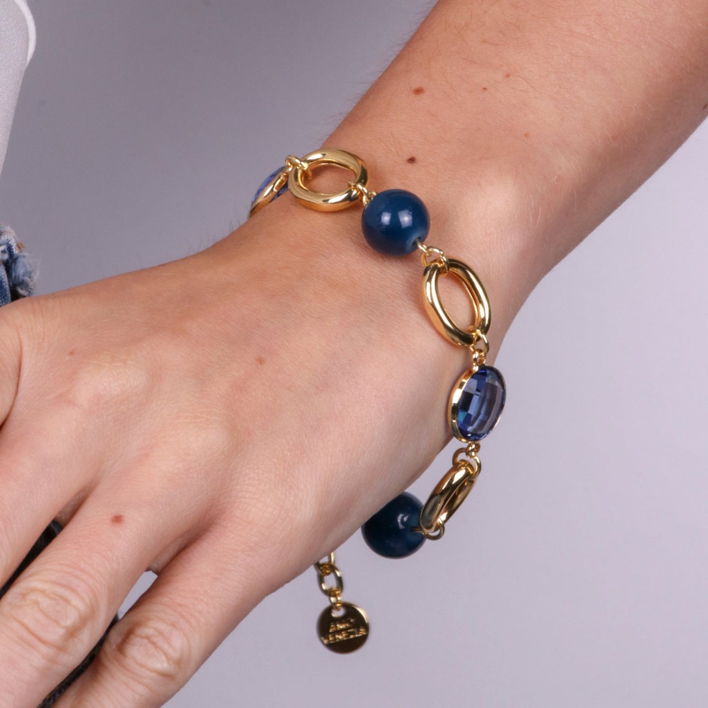 Bracciale in Metallo con catene e cristalli e perle blu Amovenezia