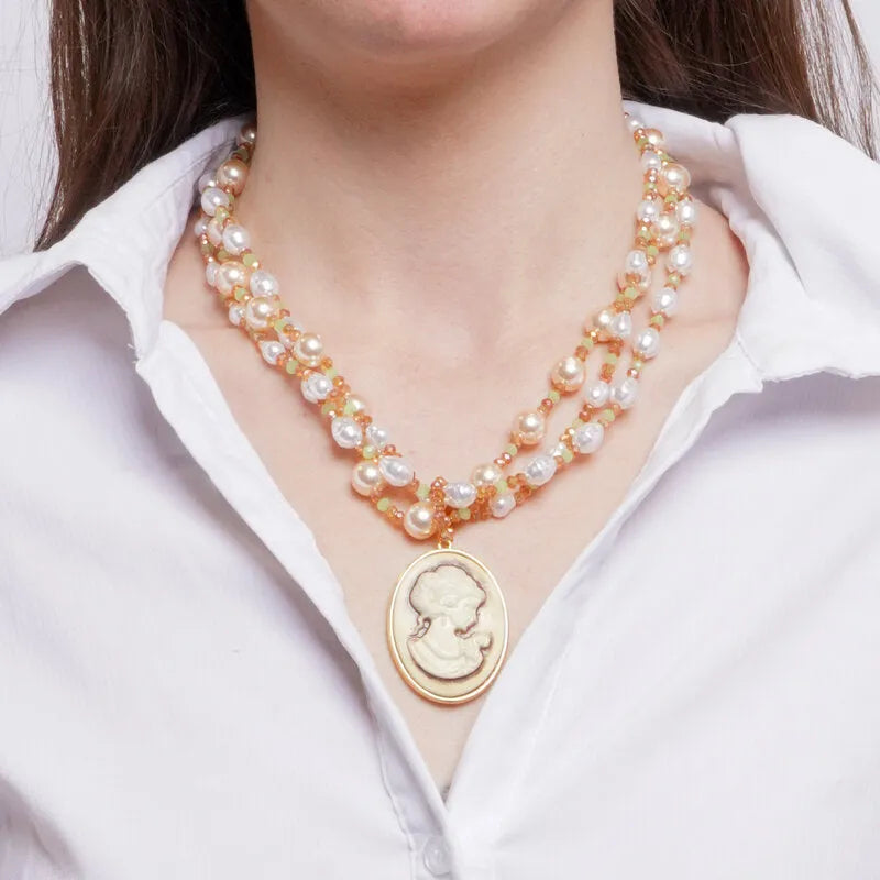 Collana in Metallo multifilo con perle e cammeo