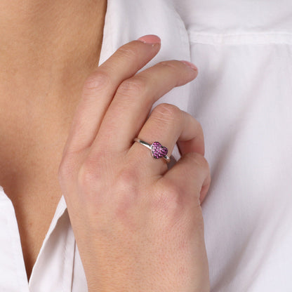 Anello in Argento 925 con cuore, impreziosito da zirconi di colore rosso su base brunita